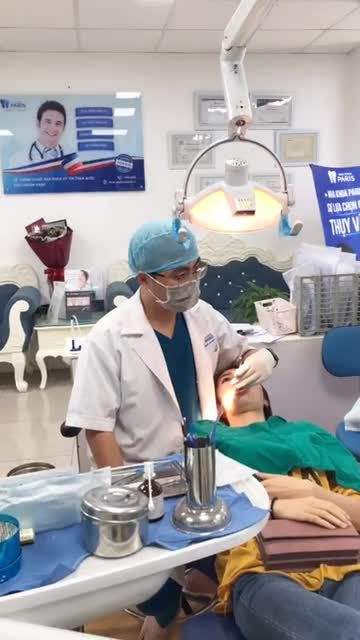 KH Nguyễn Bích Ngọc thực hiện liệu trình giao khay tại chi nhánh 12 Thái Thịnh