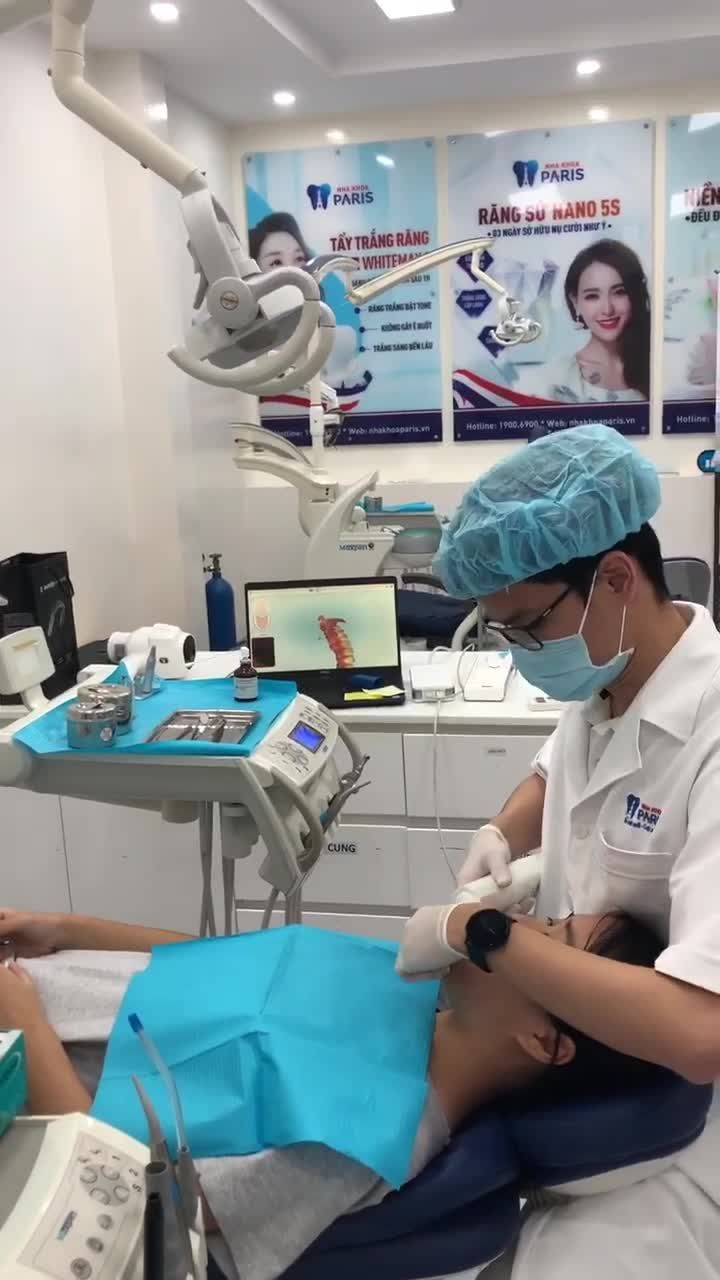 Khách hàng may mắn đầu tiên Bảo Hân được nhận ưu đãi chương trình Scan niềng răng trong suốt miễn phí tại nha khoa Paris 87 Nguyễn Thái Học