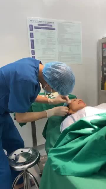 NÂNG CUNG CHÂN MÀY CẮT MÍ DƯỚI