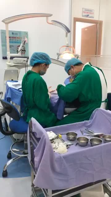 Ca gắn 1 trụ dentium HQ R36 cho kh Nguyễn Đình Thắng ,30 tuổi tại cơ sở nha khoa paris Nghệ An !
