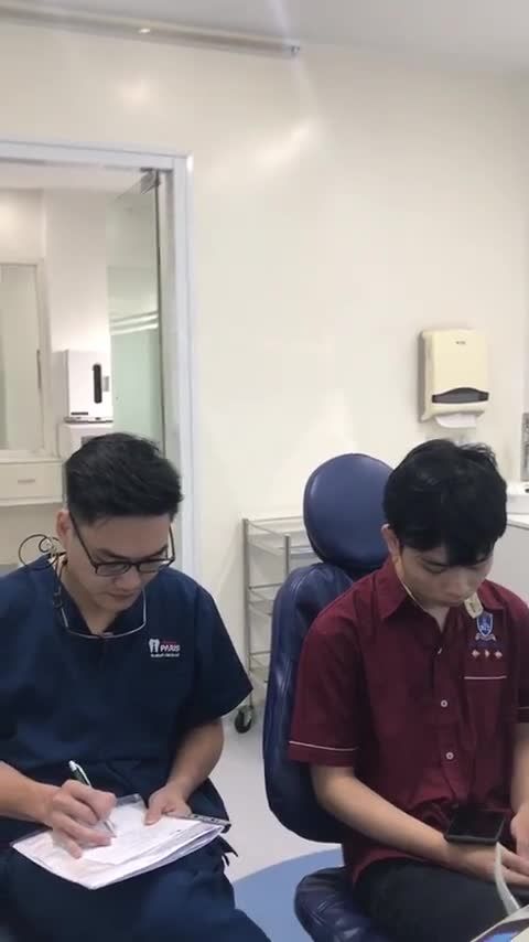 KH Nguyễn Bá Thành 2000, cắm 1 trụ implant dentium răng cửa. BS Nguyễn Ngọc Linh trực tiếp thực hiện tại nha khoa Paris 179C đường 3/2