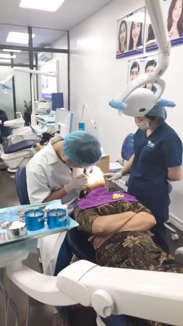 Ca mài 17 răng để up bọc răng sứ Bio Paris độc quyền của thương hiệu Nha Khoa Paris cho cô Khách hàng đến từ Cẩm Phả tại chi nhánh Quảng Ninh