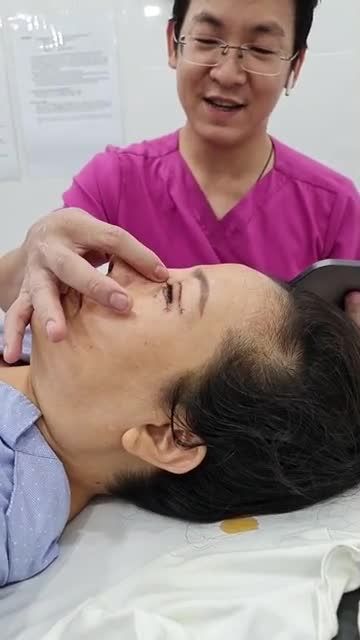 20 NĂM MỚI DŨNG CẢM LÀM ĐẸP CHỊ KHÁCH "LỘT XÁC" TRẺ ĐẸP BẤT NGỜ