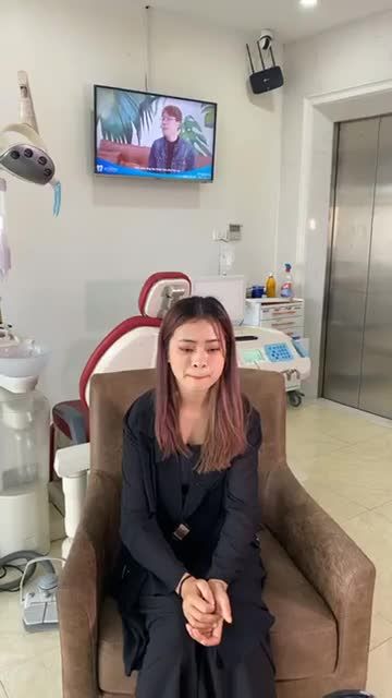 Khách hàng qua tháo niềng tại Nha Khoa Athena