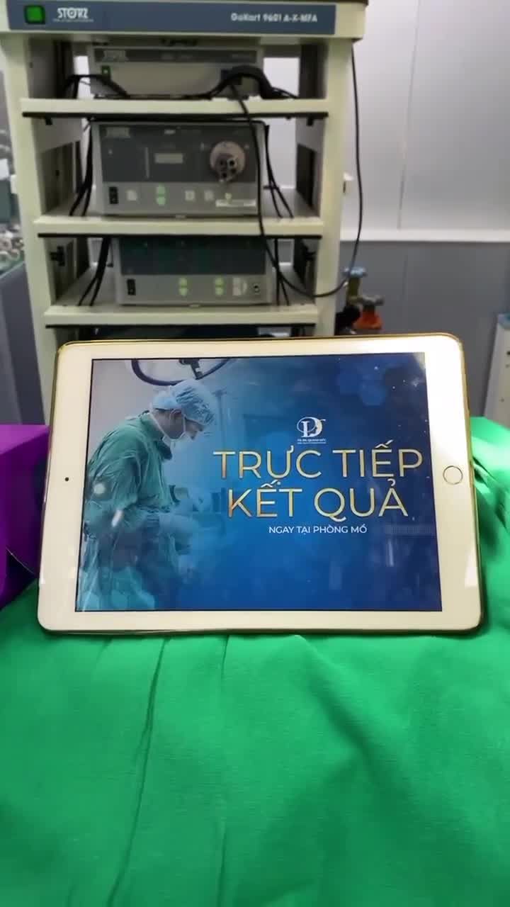 Chị đã từng treo sa trễ tại cơ sở khác nhưng kết quả không được như ý. Cùng theo dõi phân tích tình trạng trước phẫu thuật và xem kết quả bác sĩ đã giải cứu vòng 1 như thế nào nhé!