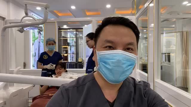 Combor chỉnh nha thẩm Mỹ toàn hàm 30 răng HT smile!