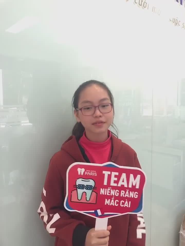 Khách Hàng Hoàn Toàn Ưng Ý Sau Khi Tháo Mắc Cài Răng Sứ Tự Buộc Tại Nha Khoa Paris 39 Quang Trung