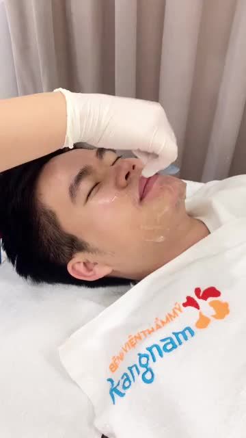 BẤT LỰC với mỗi sáng sớm đều phải cạo râu 1 lần?
