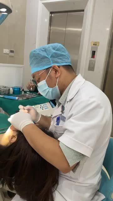 Ca gắn mắc cài tại nha khoa Athena