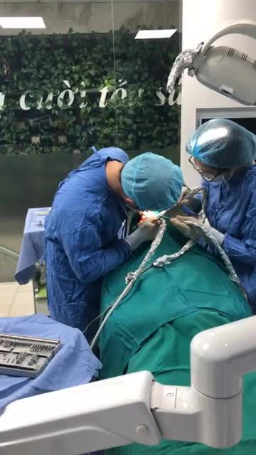 CẤY GHÉP 1 TRỤ IMPLANT TẠI NHA KHOA PARIS 12, THÁI THỊNH, HÀ NỘI