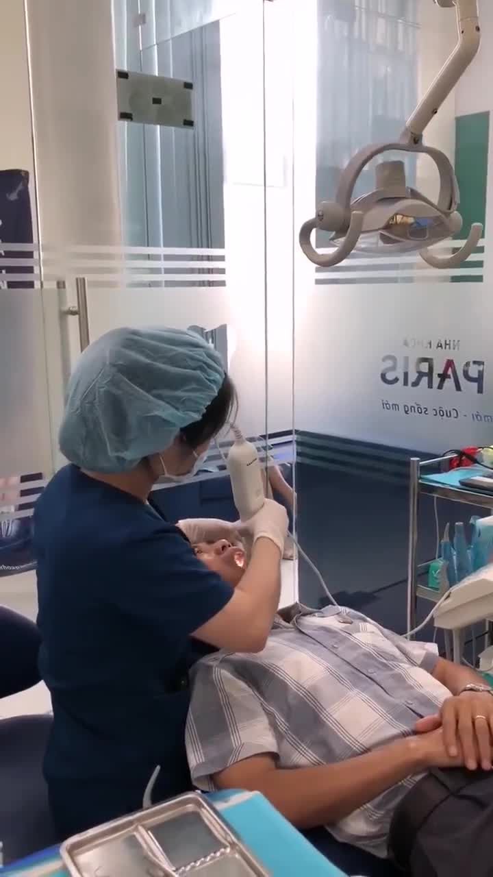 ANH GIANG VỚI DỊCH VỤ NIỀNG RĂNG KHAY TRONG INVISALIGN.