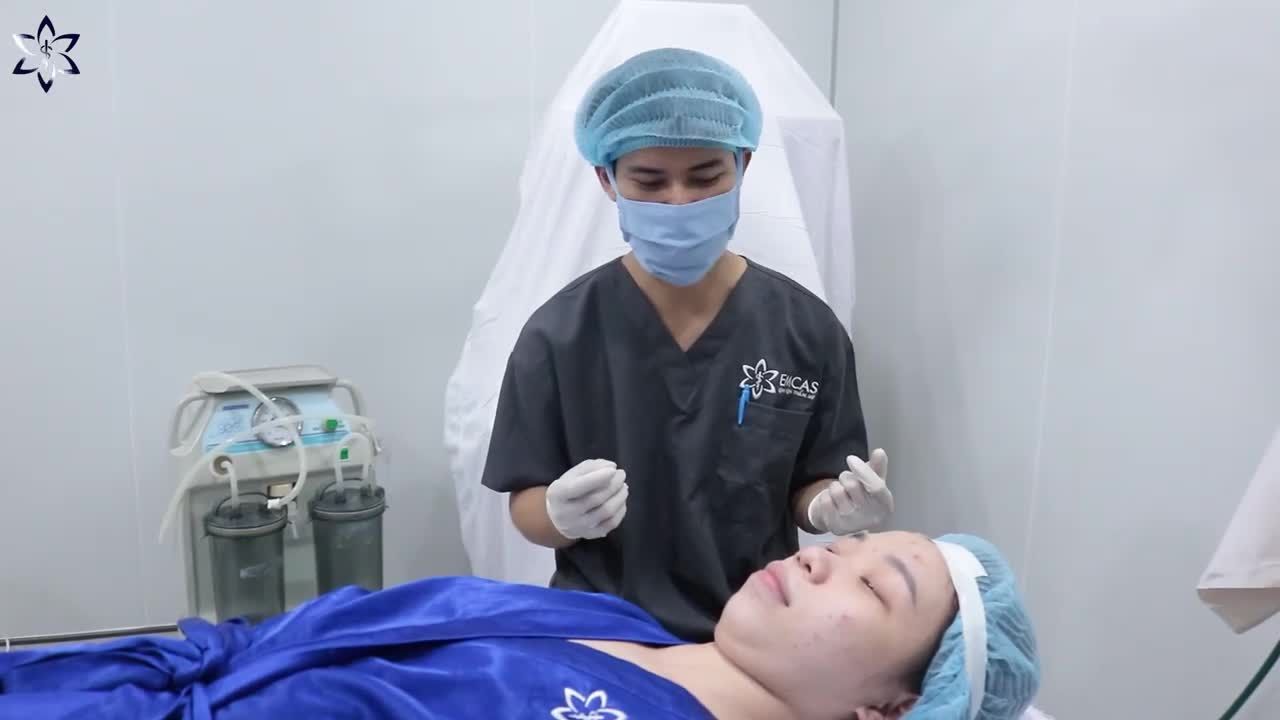 BÁC SĨ BỆNH VIỆN EMCAS PHÂN TÍCH VÀ THIẾT KẾ DÁNG MŨI PHÙ HỢP NHẤT VỚI ĐẶC ĐIỂM GƯƠNG MẶT KHÁCH HÀNG