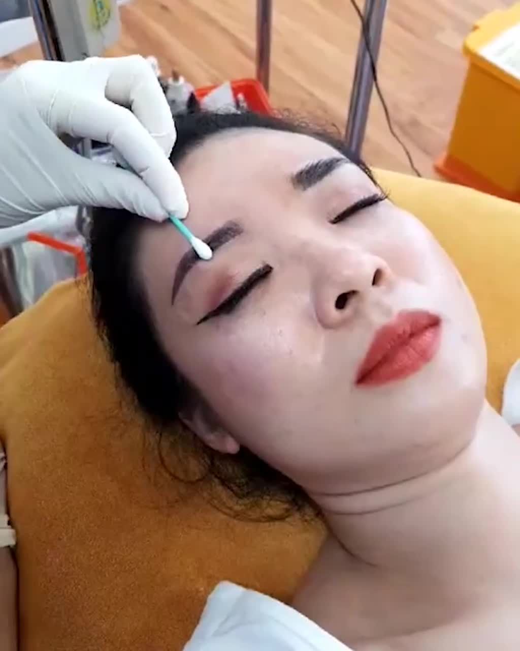 Lông mày THƯA MỎNG?  Dáng mày NGẮN, THIẾU đầu CỤT đuôi?