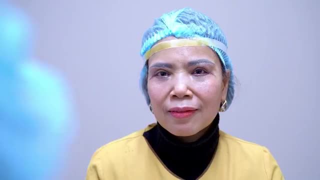 Mời quý khách hàng cùng lắng nghe chia sẻ của khách hàng thực hiện combo Nâng cung mày Cắt mí dưới vô cùng thành công tại Dr.Hải Lê!