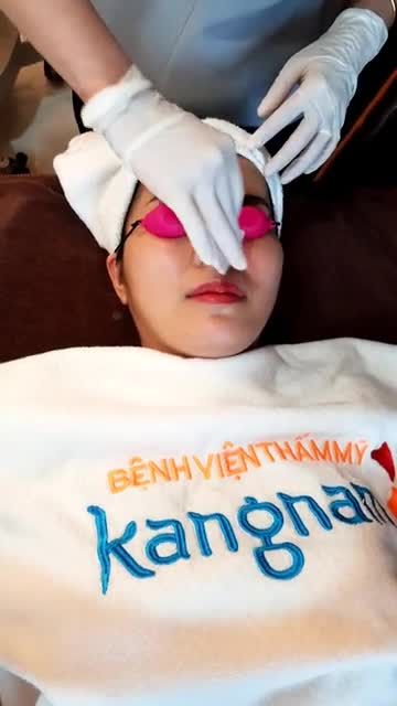 Khách hàng trị mụn De acne buổi thứ 4 Làn da cứu cả khuôn mặt