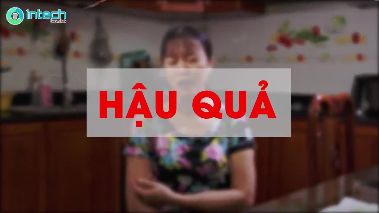 "Cô cứ thấy chỗ nào rẻ là làm" - Đó là lời chia sẻ chua xót của cô Vũ Thị Hiên sau khi tìm hiểu những chỗ cấy ghép răng implant giá rẻ.