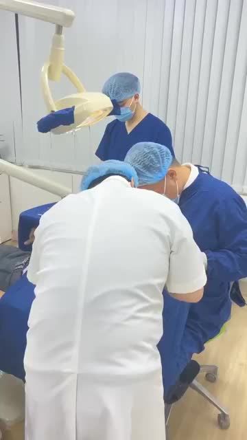 Quá trình cấy ghép Implant sẽ diễn ra như thế nào trong phòng vô khuẩn chuyên biệt? Hãy theo chân chúng tôi để được chứng kiến tận mắt!
