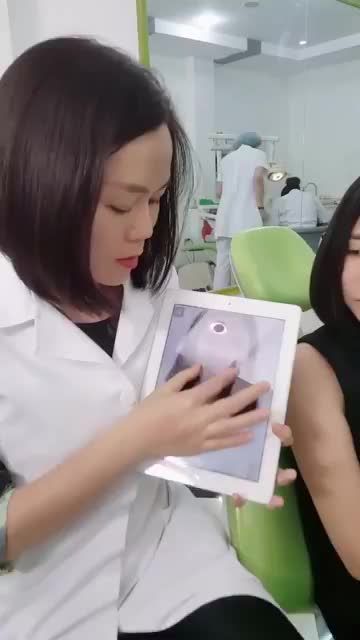 BÁC SĨ TRẦN THỊ HỒNG PHÂN TÍCH TÌNH TRẠNG RĂNG CỦA BỆNH NHÂN VÀ TƯ VẤN HƯỚNG ĐIỀU TRỊ