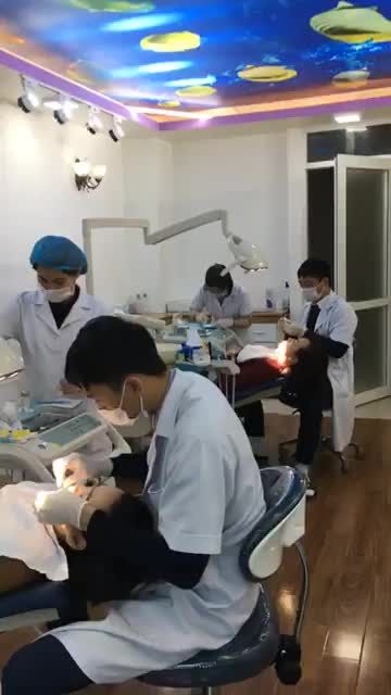 Chị khách hàng vừa lắp 16 răng Lava plus tại nha khoa Ngân Phượng cơ sở 59 Trần Quốc Hoàn do bác sĩ Nguyễn Minh Tuấn thực hiện.