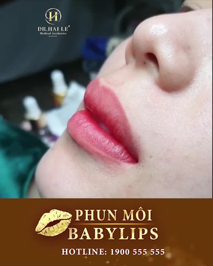 Mọi người ơi, nút LIKE bị gì rồi nè, không click vào được. Mọi người thử LIKE coi được không?”.