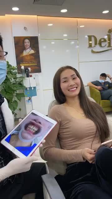 MỞ BÁT THÁNG MỚI NỮ KHÁCH HÀNG VƯỢT 1000KM TỪ HÀ GIANG TỚI DELIA LÀM 21 RĂNG SỨ