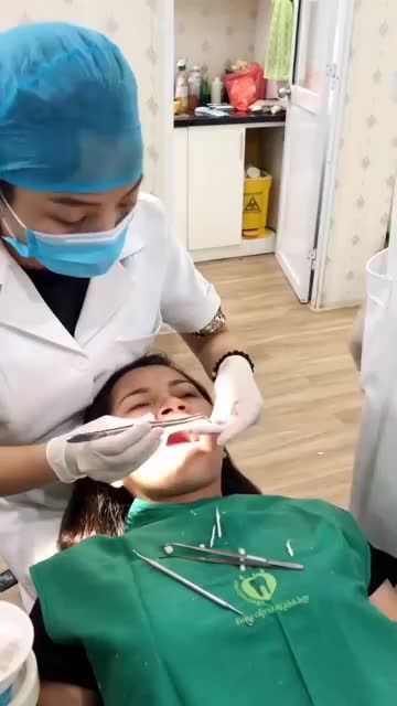 THẨM MỸ RĂNG CHO CHỊ KH CÓ TÌNH TRẠNG THIỂU SẢN MEN RĂNG
