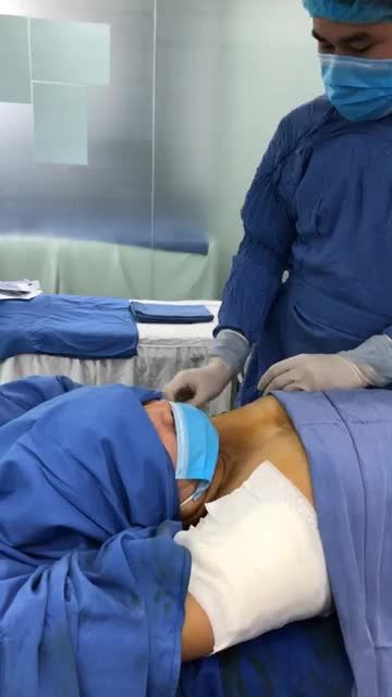 Tường tận Quá trình “BĂNG ÉP” hút tuyến mồ hôi nách giảm thiểu tối đa tình trạng “Viêm Cánh”