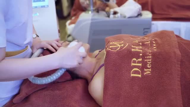 Thời điểm vàng chị em đi chăm sóc da mặt dịp cuối năm.Cùng theo dõi quy trình nâng cơ săn chắc trắng sáng trẻ hóa da của chị em tại Dr.Hải Lê để có động lực nhé cả nhà.