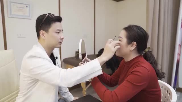 Dr. Minh Phạm tư vấn ca cấy mỡ rãnh lệ