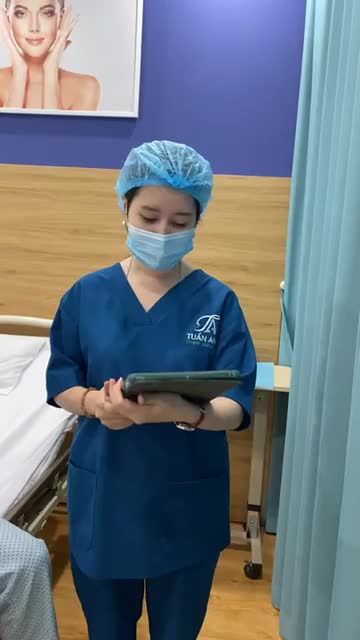 Mí lót, mắt 1 mí, bọng mỡ mí trên Sau 30’ phẫu thuật với ĐÔI BÀN TAY VÀNG của Bác sĩ Tuấn Anh Đẹp ngay sau khi phẫu thuật, nếp mí sâu tây, thu hút mọi ánh nhìn.