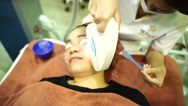 Chị em đã sắp xếp thời gian Chăm sóc da chuẩn bị đón năm mới chưa ạ? Đến ngay Dr.Hải Lê làm đẹp nhận ưu đãi cực sốc nhé