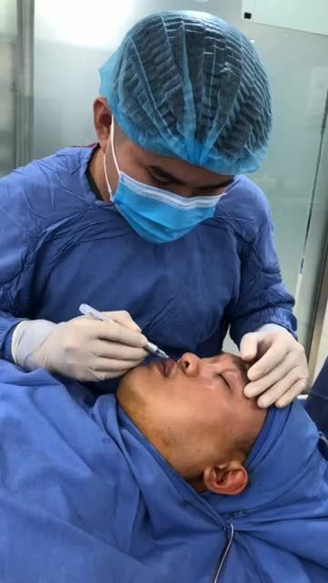 Nam giới MÔI DÀY, SẸO MŨI THẤP TẸT Chỉnh sửa thế nào?