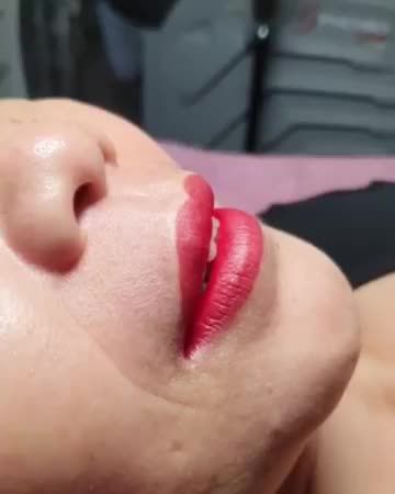 Tết này tại sao trào lưu phun môi Babylips lên ngôi? Theo dõi video sau đây để biết lý do bạn nhé!