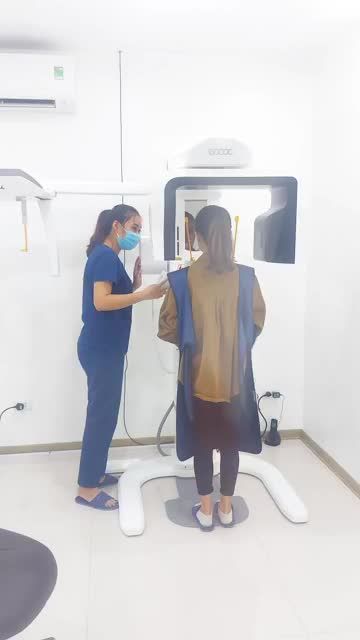 CẬN CẢNH KHÁCH HÀNG CHỤP PHIM PANORAMA VÀ CEPHALO TRƯỚC KHI NIỀNG RĂNG