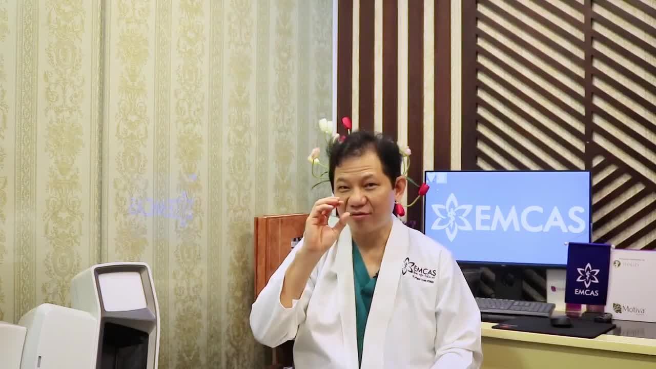 ĐÂY LÀ CÁCH BÁC SĨ EMCAS NÂNG MÔNG BẰNG PHƯƠNG PHÁP ĐẶT TÚI KẾT HỢP CẤY MỠ TỰ THÂN