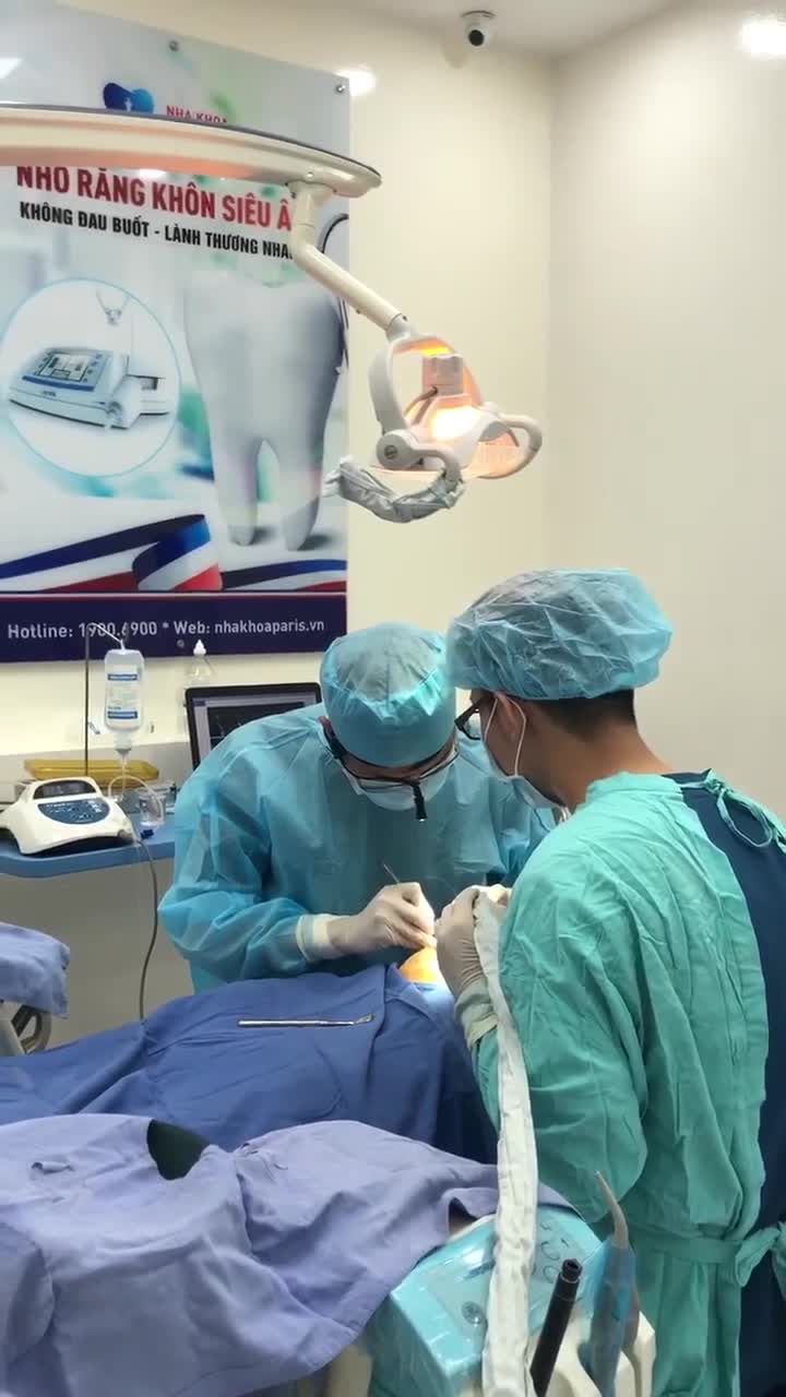 CẬN CẢNH QUÁ TRÌNH PHẪU THUẬT CẮM IMPLANT CÙNG BS NHẬT ANH