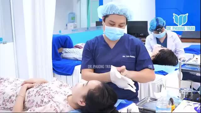 THÁO NẸP KIỂM TRA SAU 2 NGÀY NÂNG MŨI CHO KHÁCH HÀNG RẤT ĐẶC BIỆT LÀ BÁC SĨ