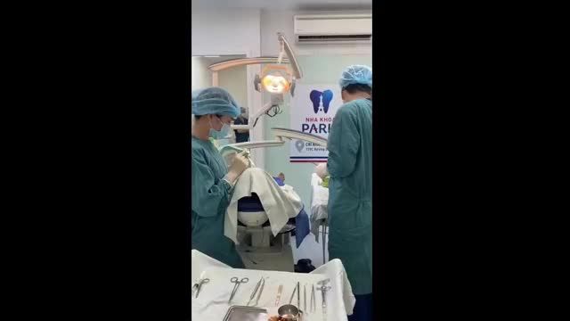 PHẪU THUẬT CẮM IMPLANT HÀN QUỐC CHO KHÁCH HÀNG 38 TUỔI