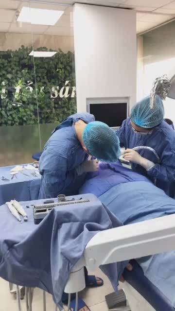 CẤY GHÉP IMPLANT THỤY SỸ CHO KHÁCH HÀNG 77 TUỔI