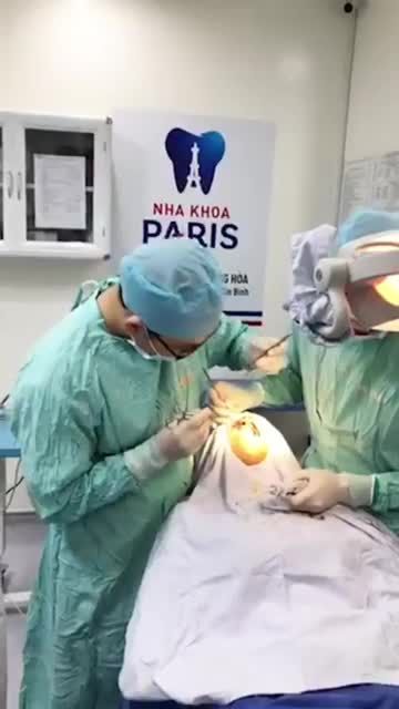 PHẪU THUẬT CẤY GHÉP IMPLANT TRỰC TIẾP TẠI PARIS CỘNG HÒA