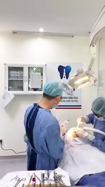 PHẪU THUẬT CẤY GHÉP IMPLANT KOREA DENTIUM TRỰC TIẾP TẠI PARIS 97 CỘNG HOÀ.