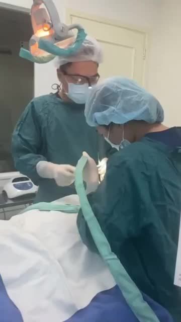 CẬN CẢNH QUY TRÌNH PHẪU THUẬT CẮM IMPLANT