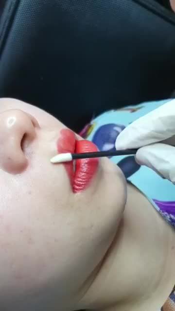 Phun môi đẹp xinh đón Tết lung linh với công nghệ phun môi khử thâm không đau, không sưng Babylip