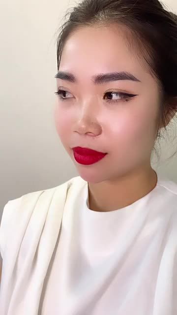 Xinh đẹp như HOT GIRL với combo ĐIÊU KHẮC MÀY HAIRSTROKE PHUN MÔI NANO