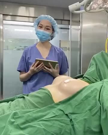 NGỰC ĐẸP NHƯ MƠ CHO CHỊ KHÁCH NĂNG ĐỘNG