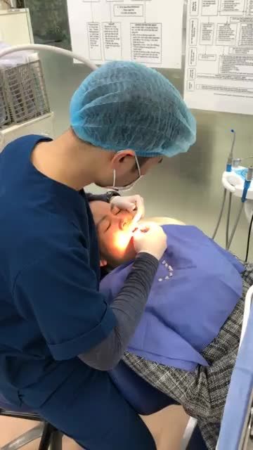LẮP 20 RĂNG SỨ KIM CƯƠNG CHO KHÁCH HÀNG