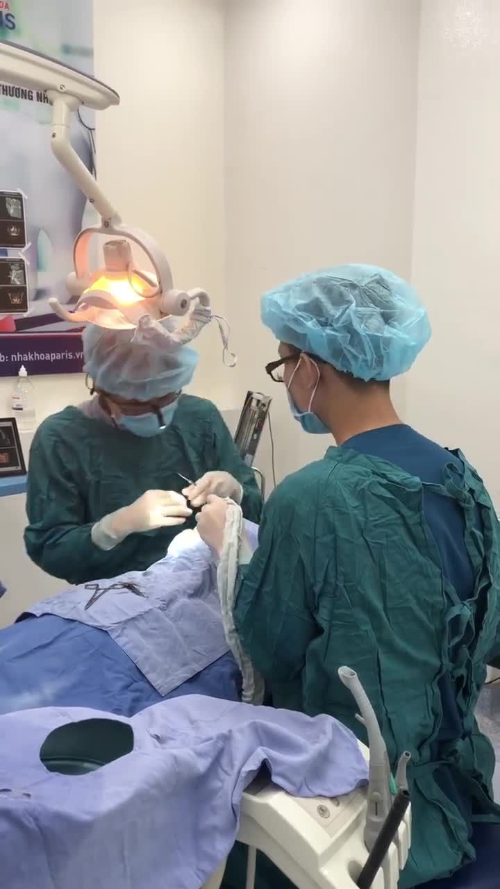 PHẪU THUẬT CẤY GHÉP IMPLANT CHO KH TẠI HCM