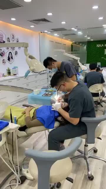 GẶP GỠ KHÁCH HÀNG TRẦN TUYẾT MAI ĐẾN THẨM MỸ 18 RĂNG SỨ HT SMILE