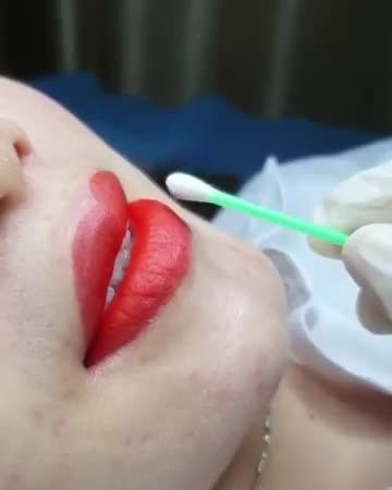 Phun môi ít sưng không đau, màu lên đẹp tự nhiên bằng kỹ thuật phun môi BabyLips chỉ có tại Dr.Hải Lê