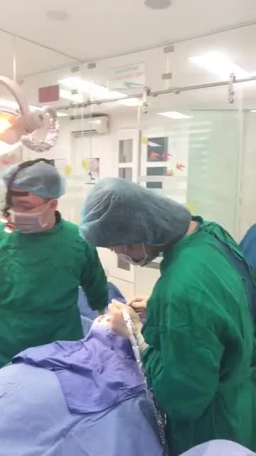 BS. HIỆP CẤY GHÉP 02 TRỤ IMPLANT